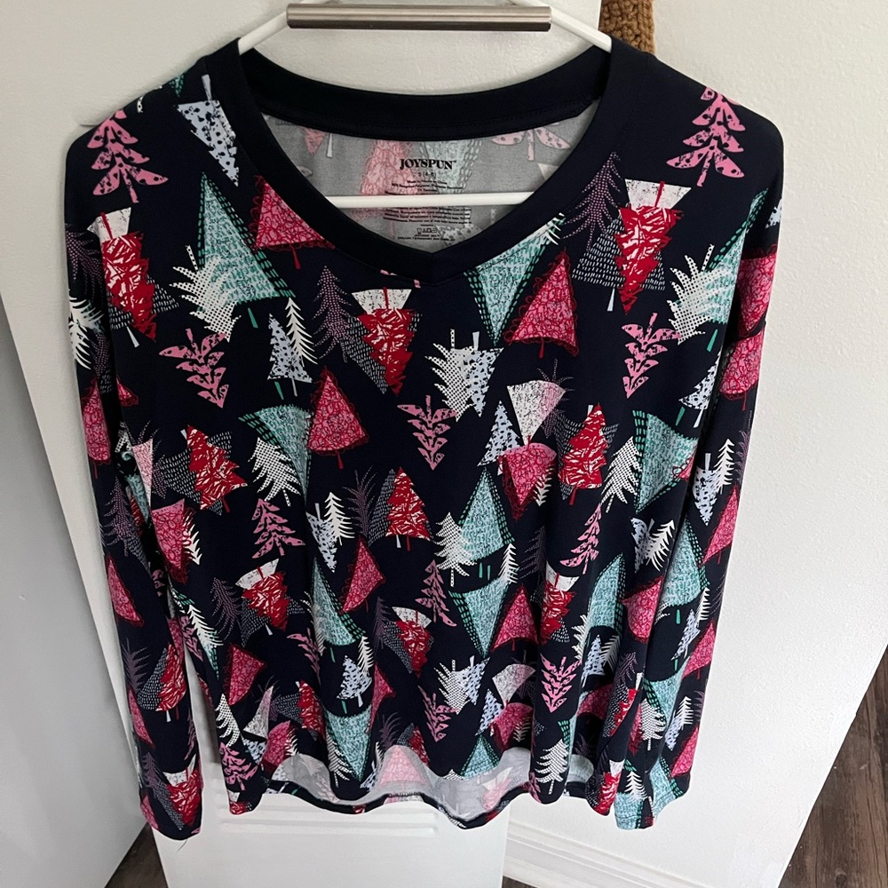 Stylish Long Sleeve Pj Top with Vibrant Patterns and Matching Pants